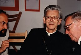 S kardinálem Macharskim a Josefem Zvěřinou (1990)